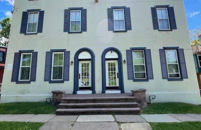 The Loft at Park Place - 3rd Floor Walk up King and Queen Beds Fast Wifi and Free Coffee - Foto 14