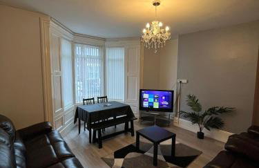 Newcastle, Powburn, fully equipped kitchen 4 bedrooms, 3 king & 2 single beds - Photo 1