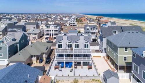 Ocean and Beach Views from Five Decks in Ortley Beach - Foto 3