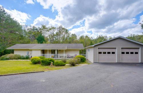 Home 14 Mi to Shenandoah Nat’l Park! Fenced Yard - Foto 1