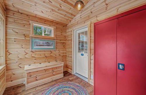 Mariposa Moon Cottage at Sleepy Creek - Wifi, Deck, Fire Pit, Creekside, View - Photo 16