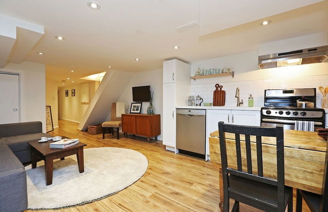 Applewood Suites - Danforth Basement - Foto 1