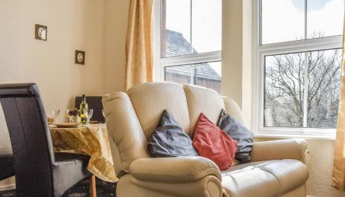 Whitby Apartment - Photo 2