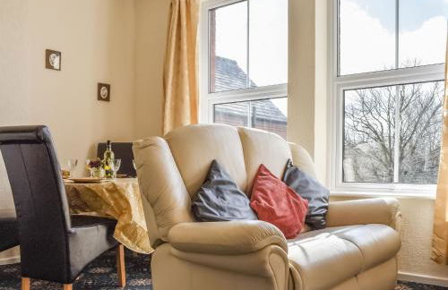 Whitby Apartment - Photo 2