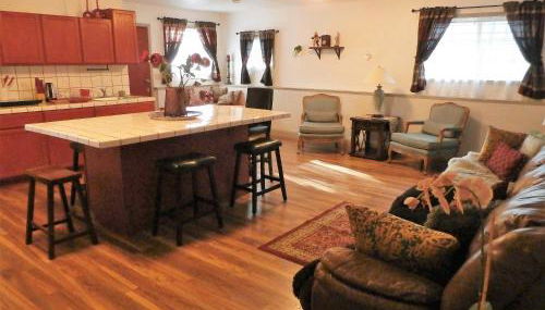 NEW CHARMING 2 BEDROOMS UNIT CLOSE TO EVERYTHING - Foto 5