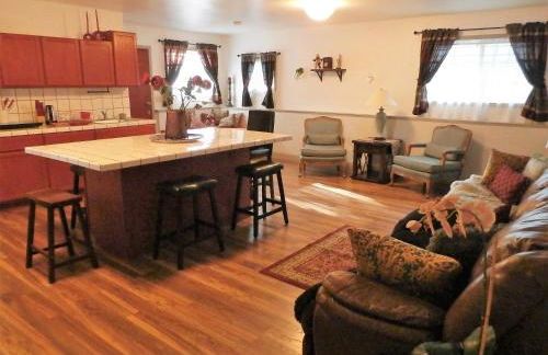 NEW CHARMING 2 BEDROOMS UNIT CLOSE TO EVERYTHING - Foto 5