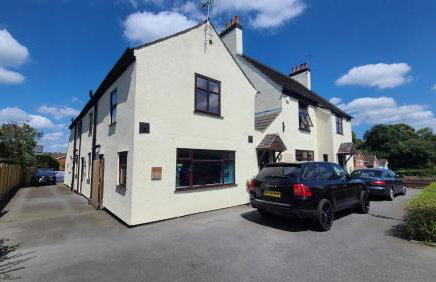 The Lodge a beautiful barn conversion with 3 ensuite bedrooms on the edge of Cannock Chase - Foto 3
