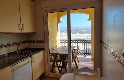 Dúplex en 1ª línea de playa - Foto 9