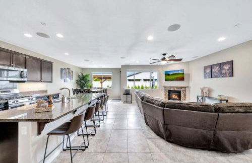 IndioStay 5min to Coachella & Stagecoach Fest -Private Pool, Water Slide, Waterfall, Jacuzzi, Fire Pit - Foto 16