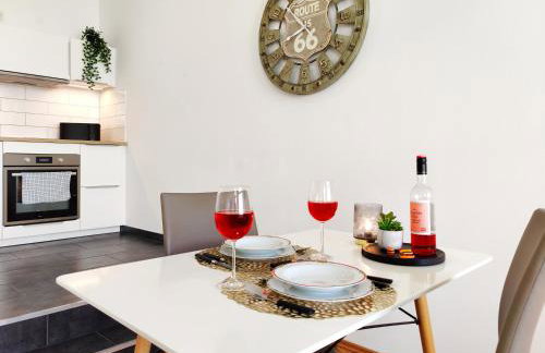 Lokal, luftig - Loft mit Heimkino & Parkplatz in Uni- und Kliniknähe - Foto 11