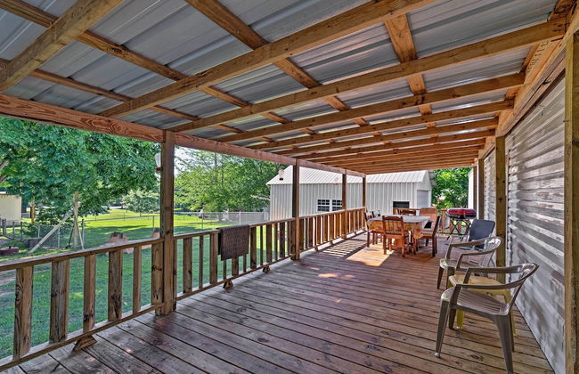 Waterloo Home with Fire Pit - half Mi to Boat Ramp! - Foto 1