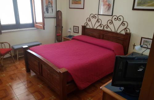 Villa del Golfo Urio with swimming pool shared by the two apartments it is essential to have a car - Foto 17