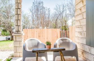 The Gable - 3 BLKS from Main St - Photo 35