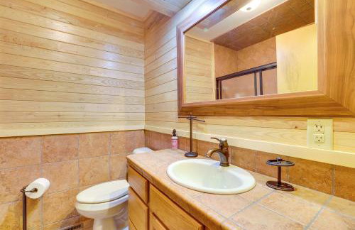 Waterfront Torch Lake Cottage with Dock and Fire Pit! - Foto 19