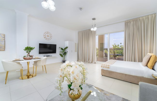 Marco Polo - Spacious Studio Lush View - Photo 12