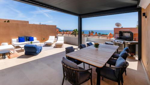 Tolles, neu möbliertes Penhouse mit großem Pool - Foto 5