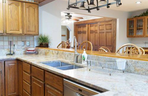 Liberty Lodge Pool & Hot Tub Game Room BBQ - Foto 15