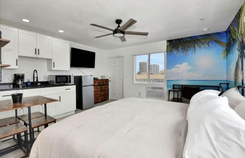 Breathtaking King Suite #9 Steps to Daytona Beach - Foto 2