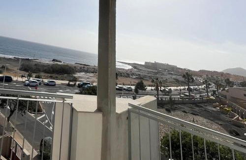 Stunning Chic Penthouse retreat in front of the beach - Foto 15