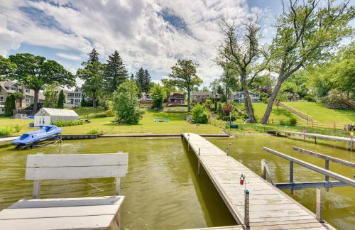 Waterfront Fox Lake Vacation Rental with Fire Pit! - Foto 33