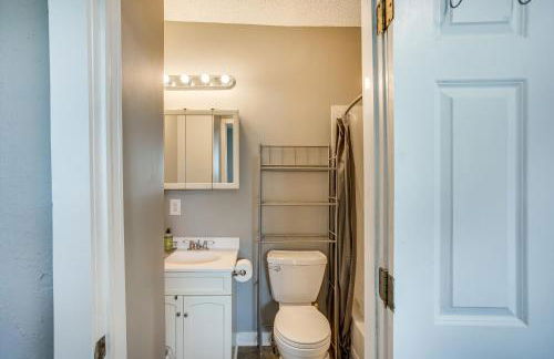 Lakefront Mound Getaway Near Snowmobiling Trails! - Foto 11