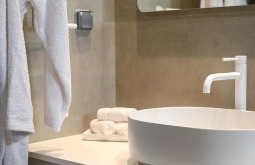 Pefki Luxury Suites - Photo 12