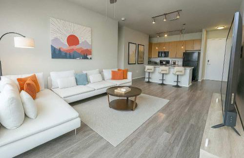 Poolside Comfort 2BR Galleria Stay AND Garage - Foto 19