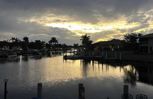 Villa On The Water Sunsets and Scenery - Photo 3
