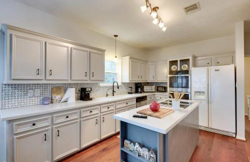 Waterfront Home with Boat Dock on Lake Conroe! - Foto 8