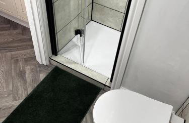 ResiLets - Plessey Road House, Large, Modern Home - Foto 8