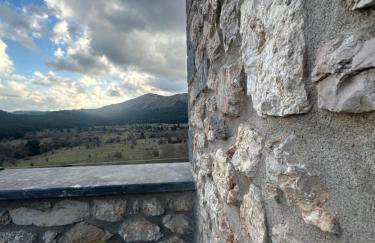 Wood & Stone Guesthouse - Photo 33