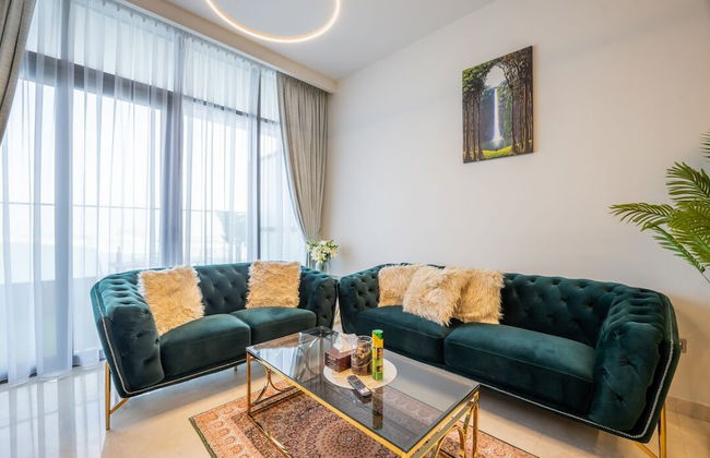 Dramatic Sea View 1 BHK ANWABYFour Apple - Photo 8