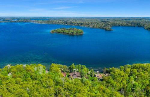 Spa Luxury in an Expansive Cabin Escape! - Photo 24