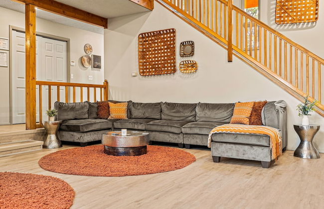 Emerald Bluff by Avantstay Lake Views Deck Fire Pit Game Room - Photo 10