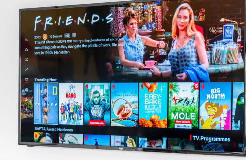 Stylish Two Bed Apartment -Cradley Health - Smart Tv - Netflix - Parking 27BC - Foto 13