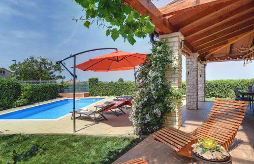 Villa in Novigrad with Pool near Beach - Foto 20
