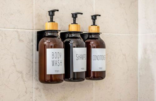 Charming Home In Heart of City With King Size Bed! - Foto 14