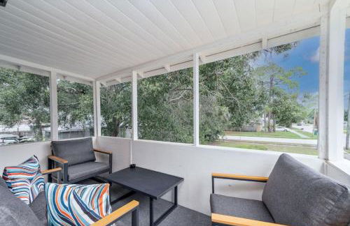 Cocoa Hideaway with Air Hockey, Darts and Beach Gear - Foto 62