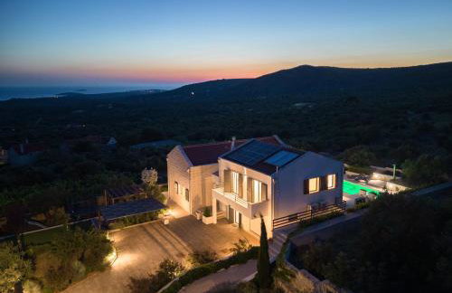 Villa True Oasis with Heated Pool - Photo 41