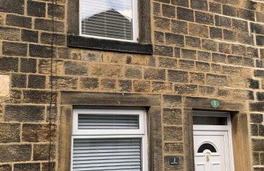 Tipsy Cottage Charming 2 bedroom home. - Photo 11