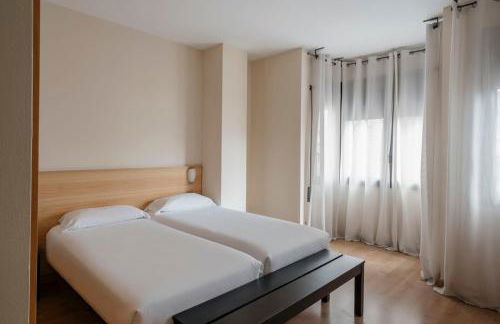 Villarroel Apartments Barcelona - Photo 15