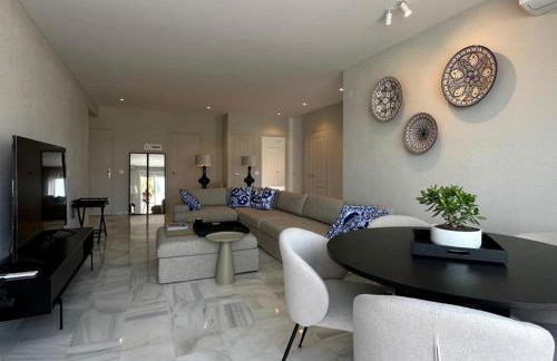 Sun Gardens Penthouse - Photo 13