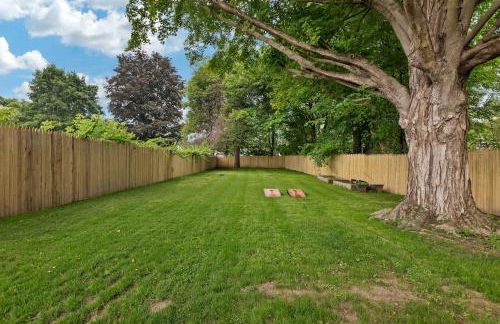 Charming Family Saratoga Home Walk to Track & Downtown - Photo 11