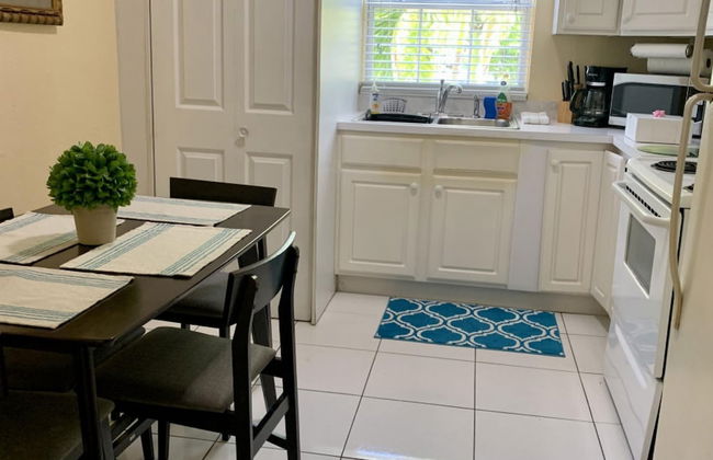 3 Suites Free Breakfast Steps to Beach - Photo 26