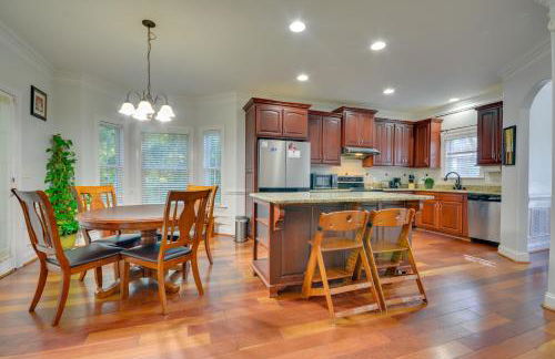 High Point Vacation Rental with Private Deck! - Photo 8