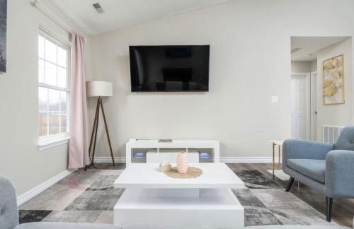 Peaceful Modern Home near Avon - Foto 1