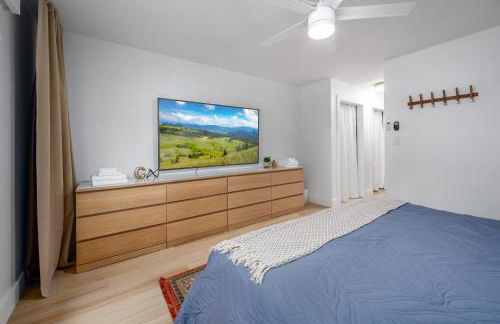 Tranquil Light-Filled Retreat 3BR Ranch - Photo 32