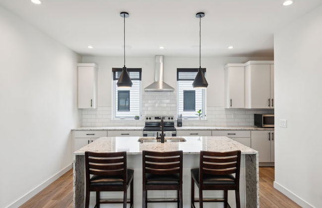 New Modern Townhome With Rooftop Patio 2 Bedroom Townhouse by RedAwning - Foto 10