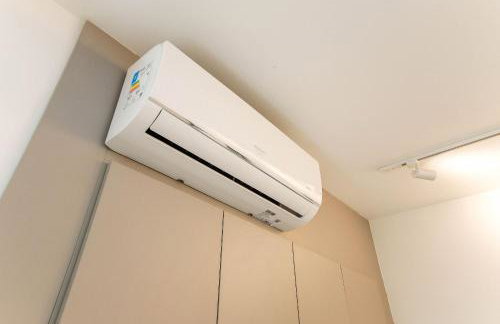 Studio com ar e varanda bairro São Mateus - Foto 17