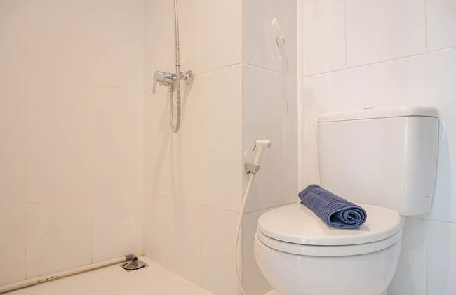 Homey with Private Lift 2BR Apartment at St. Moritz Puri near Mall - Foto 15